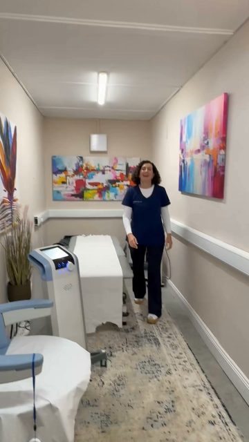 More men are opening up about bladder leaks and pelvic floor concerns - and how they're affecting everyday life.

In this video, Therese explains how the Emsella chair may help.

If you'd like to learn more, send us a message or call 0504 26090 for a confidential chat. #thephysiolab #thurles #tipperary #physiocare #menshealth