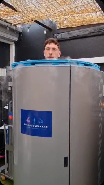 Did you know our Cryotherapy Chamber has moved from Templemore to The Physio Lab in Thurles? ❄️
Cryotherapy can help with:
• Muscle recovery
• Reducing pain & inflammation
• Recovery after exercise or injury
• General recovery & wellbeing
Cryotherapy is now available to book at The Physio Lab.
📞 Call 0504 26090 to book your slot. #thephysiolab #thurles #cryotherapy #tipperary #injuryrecovery