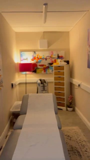 A little look inside Room 8 👀

Home to one of our treatment spaces as well as the BTL Lymphastim - used to support lymphatic drainage, circulation and recovery.

Combining hands-on physiotherapy with specialist equipment, depending on what each patient needs. 🙌

📞 0504 26090 #thephysiolab #thurles #btl #lymphastim #lymphaticdrainage
